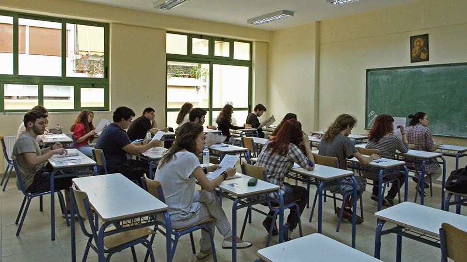 ΟΟΣΑ: Χαμηλές οι επιδόσεις για τους Έλληνες μαθητές - Φωτογραφία 1