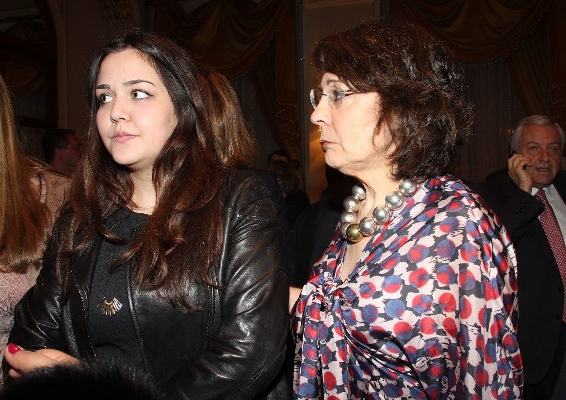 Η 25χρονη κόρη της Μαρίας Δαμανάκη και του Γιώργου Κιμούλη ακολουθεί τα χνάρια του μπαμπά της - Φωτογραφία 2