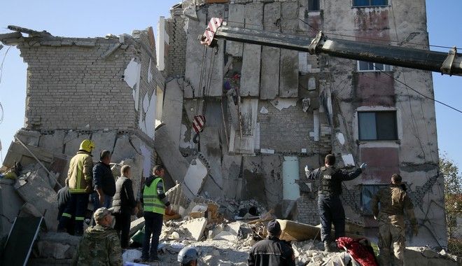 Σεισμός στην Αλβανία: Ημέρα εθνικού πένθους - Στους 22 οι νεκροί από τα 6,4 Ρίχτερ - Φωτογραφία 3