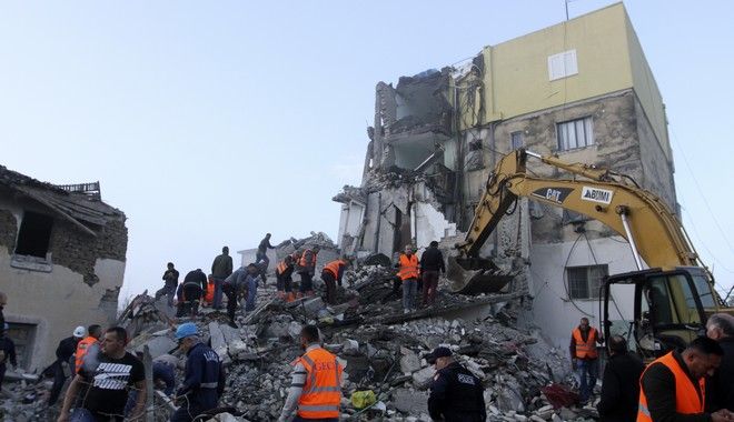 Σεισμός στην Αλβανία: Ημέρα εθνικού πένθους - Στους 22 οι νεκροί από τα 6,4 Ρίχτερ - Φωτογραφία 5