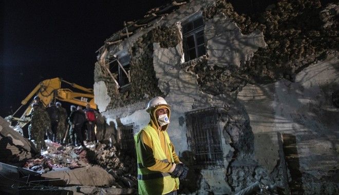 Σεισμός στην Αλβανία: Ημέρα εθνικού πένθους - Στους 22 οι νεκροί από τα 6,4 Ρίχτερ - Φωτογραφία 6