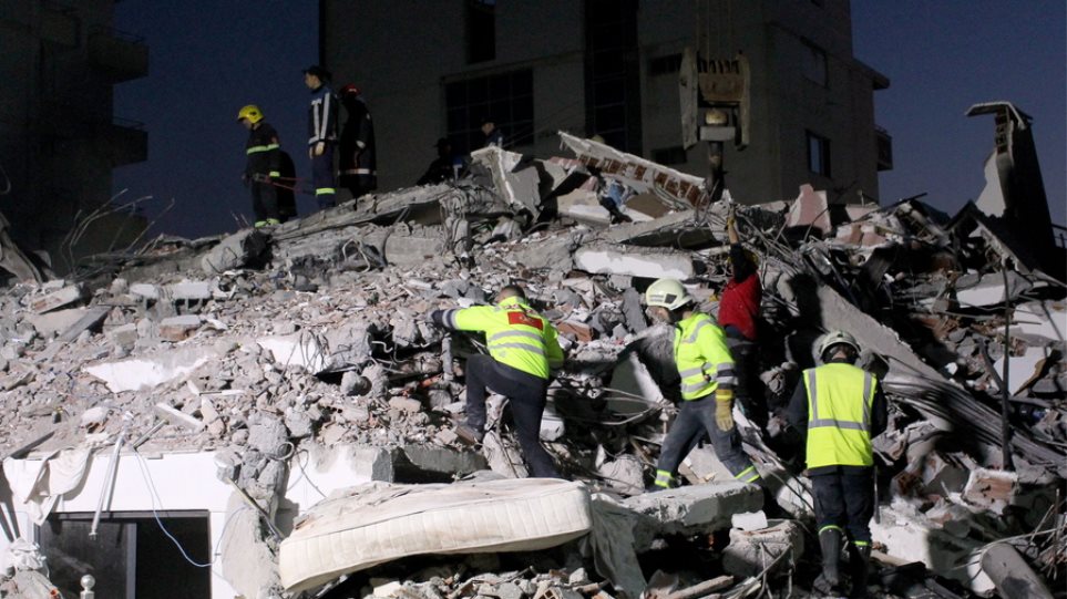 Αλβανία: Ημέρα εθνικού πένθους μετά τον φονικό σεισμό των 6,4 Ρίχτερ - Φωτογραφία 1