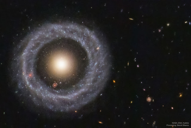 Hoag's Object: A Nearly Perfect Ring Galaxy - Φωτογραφία 1
