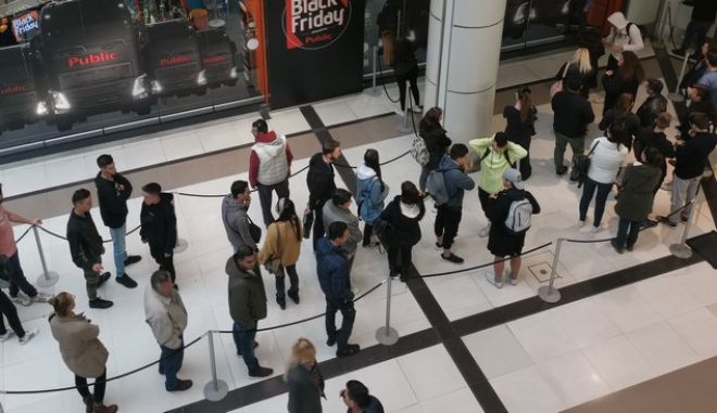 Black Friday: Γιατί δεν βλέπουμε τεράστιες ουρές έξω από τα καταστήματα - Φωτογραφία 1
