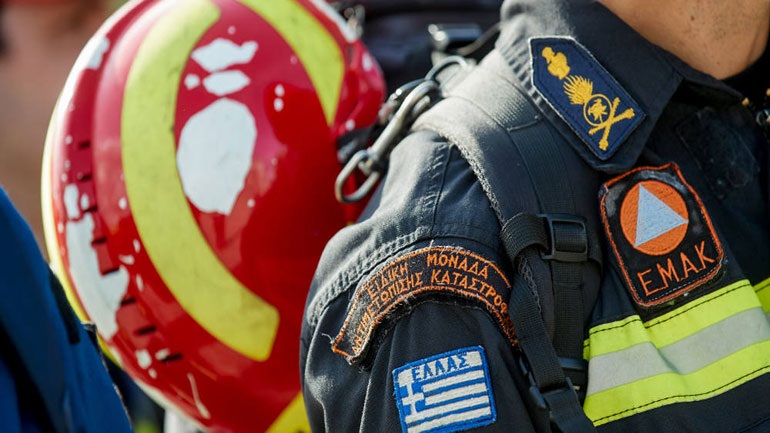 Τιμητική υποδοχή της ελληνικής αποστολής πυροσβεστών της ΕΜΑΚ που επέστεψε από την Αλβανία - Φωτογραφία 1
