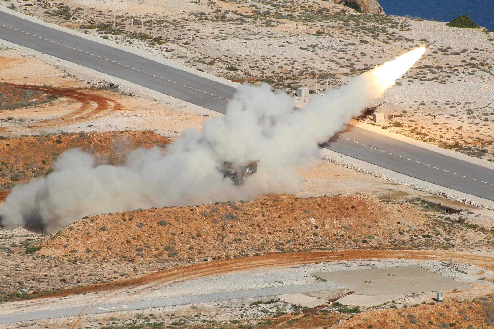 Εντυπωσιακές βολές Πυροβολικού Μάχης στο Πεδίο Βολής Κρήτης (ΦΩΤΟ) - Φωτογραφία 2