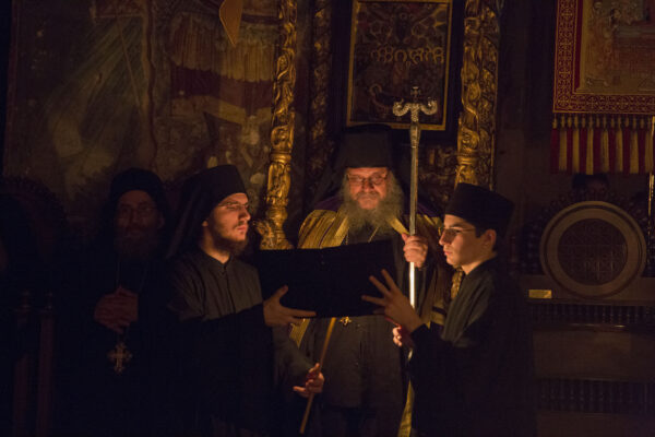 12824 - Φωτογραφίες από την Ιερά Αγρυπνία στο Πρωτάτο επί τη ανακομιδή των Ιερών Λειψάνων του Αγίου Κοσμά Πρώτου Βατοπαιδινού - Φωτογραφία 6