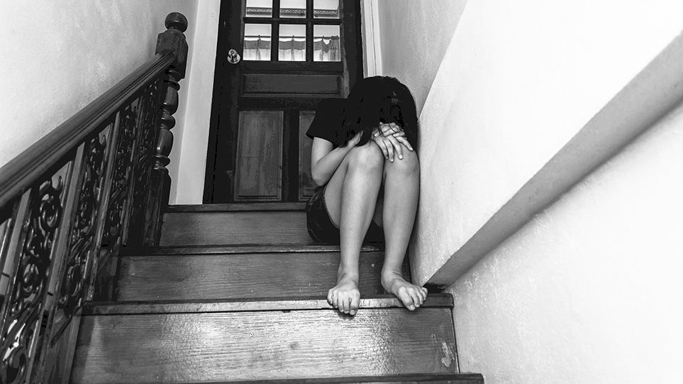 Μαέστρος του Λιμενικού παρενοχλούσε 11χρονες - Φωτογραφία 1