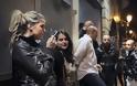 Smirting : Το νέο φαινόμενο στα μπαρ της Αθήνας μετά την απαγόρευση του καπνίσματος