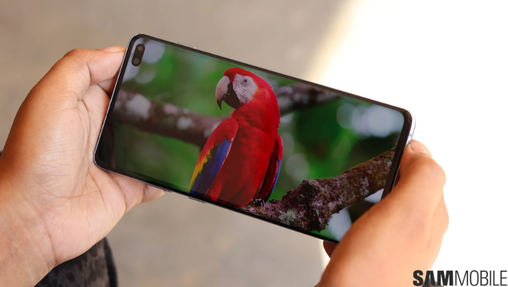 H  οθόνη των 120 Hz σε ένα Samsung smartphone - Φωτογραφία 1