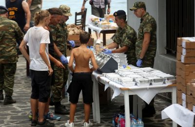 Ο Ελληνικός Στρατός φιλοξενεί,ταΐζει και συντηρεί 55.085 λαθρομετανάστες - Φωτογραφία 1