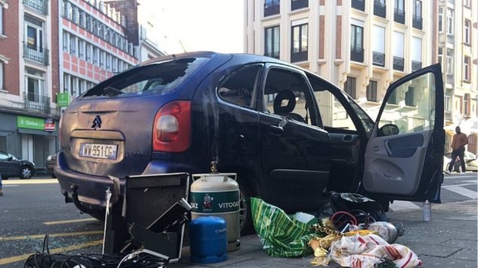 Γαλλία: Εντοπίστηκε αυτοκίνητο με φιάλες αερίου - Φωτογραφία 1