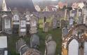 Σοκ στη Γαλλία από τη βεβήλωση με αγκυλωτούς σταυρούς 107 τάφων σε εβραϊκό κοιμητήριο