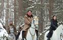 Ο Κιμ Γιονγκ Ουν και η γυναίκα του βγήκαν για ιππασία στο «ιερό» βουνό Παεκτού