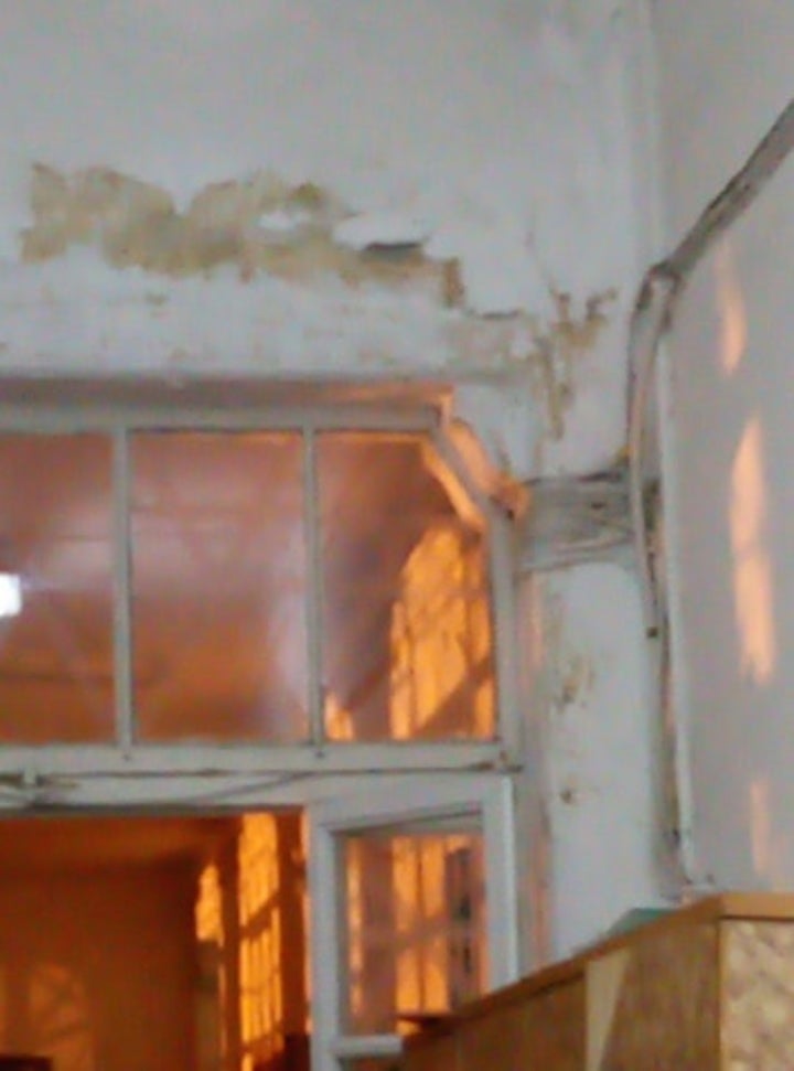 Εικόνες ντροπής στο ορφανοτροφείο Ρόδου: Άθλιες κτιριακές υποδομές με σοβαρά προβλήματα - Φωτογραφία 7