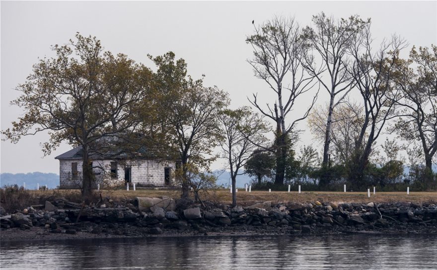 Νέα Υόρκη: Ανοιχτό για το κοινό το «Νησί των νεκρών» με τους ομαδικούς τάφους - Φωτογραφία 2