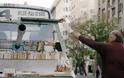 Όπλο μαζικής διδασκαλίας: Καλλιτέχνης κατασκευάζει ένα τανκ που παραδίδει δωρεάν βιβλία - Φωτογραφία 4