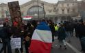 Γαλλία: Στους δρόμους εκατοντάδες χιλιάδες - Μάχη με τους αστυνομικούς - Φωτογραφία 4