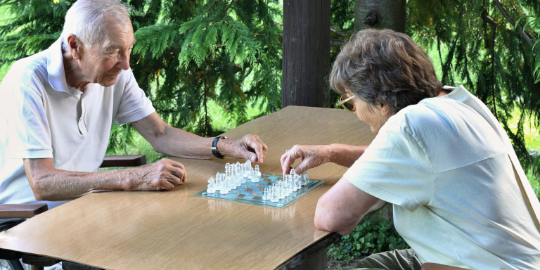Ερευνα: Τα επιτραπέζια παιχνίδια μειώνουν την πιθανότητα άνοιας στους ηλικιωμένους - Φωτογραφία 1