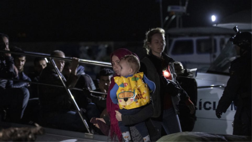 Ο Ερντογάν άνοιξε την «κάνουλα» των ροών - 433 πρόσφυγες την Τρίτη - Φωτογραφία 1