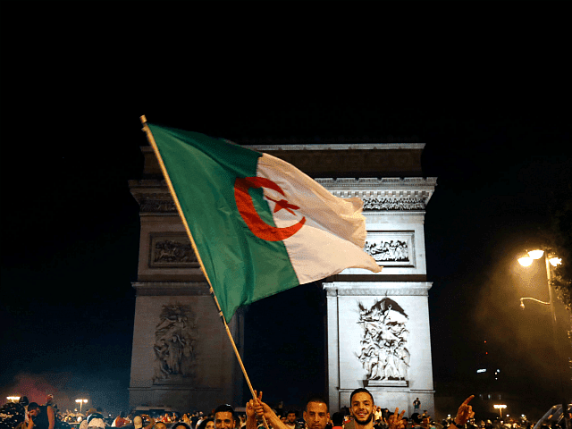 Γάλλος ράπερ τραγουδά τη «Μεγάλη αντικατάσταση» του πληθυσμού της Ευρώπης. Αφυπνισθείτε! (Video) - Φωτογραφία 1