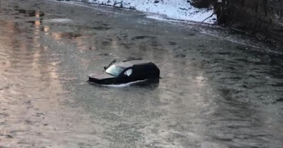Φώναξε Siri, κάλεσε το 911 και έπεσε στο παγωμένο ποτάμι - Φωτογραφία 1