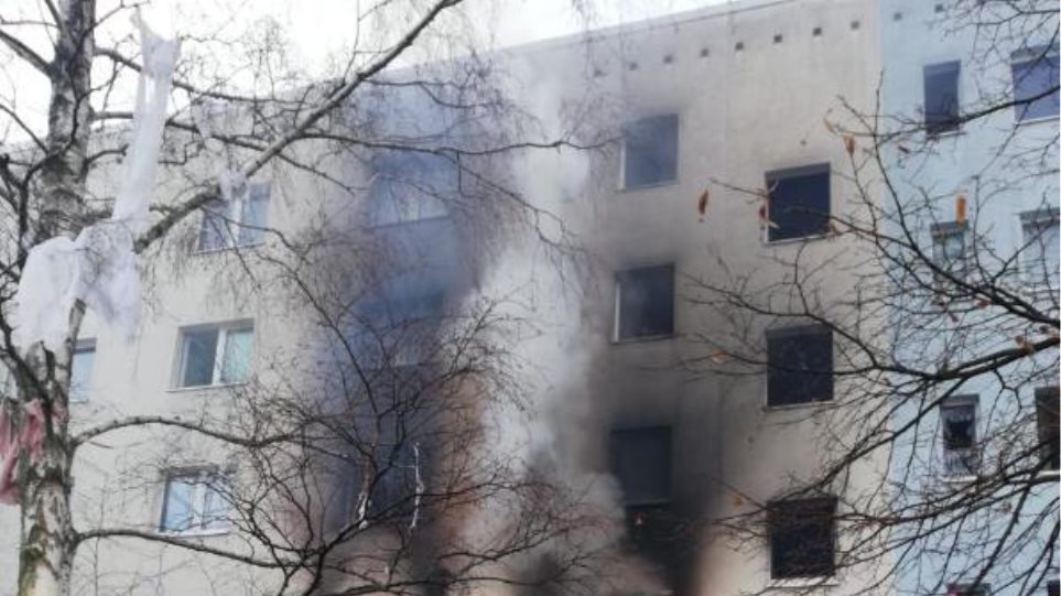 Ισχυρή έκρηξη σε πολυώροφο κτήριο - Ένας νεκρός και τουλάχιστον 25 τραυματίες - Φωτογραφία 1
