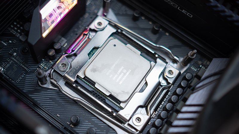 BIOS βελτιώνει το Overclocking στους Intel Cascade Lake X CPUs - Φωτογραφία 1
