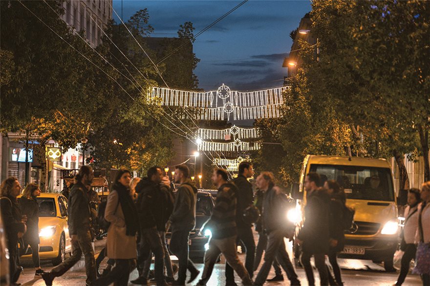 Χριστούγεννα: Πώς... άλλαξαν τα φώτα στην Αθήνα - Φωτογραφία 8