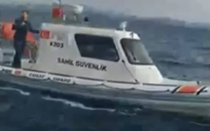 Κάλυμνος: Καρέ – καρέ η θρασύτατη απαίτηση της τουρκικής ακτοφυλακής στους Έλληνες ψαράδες, «φύγετε από εδώ» - Φωτογραφία 1