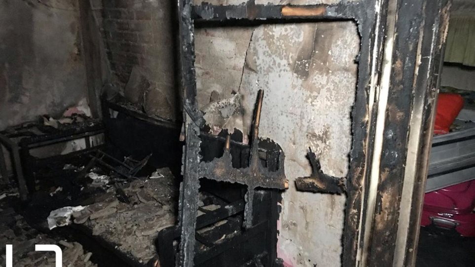 Φωτιά σε πολυκατοικία στη Θεσσαλονίκη: Τελευταία στιγμή σώθηκαν τρία παιδιά από διαμέρισμα - Φωτογραφία 1