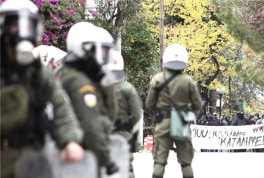 Αντιεξουσιαστές προσπάθησαν να ανακαταλάβουν την έπαυλη Κουβέλου - Φωτογραφία 10