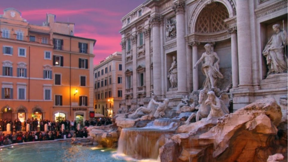 Ιταλία: Τα χρήματα που συγκεντρώνονται στην Φοντάνα ντι Τρέβι θα δοθούν σε φιλανθρωπική οργάνωση - Φωτογραφία 1