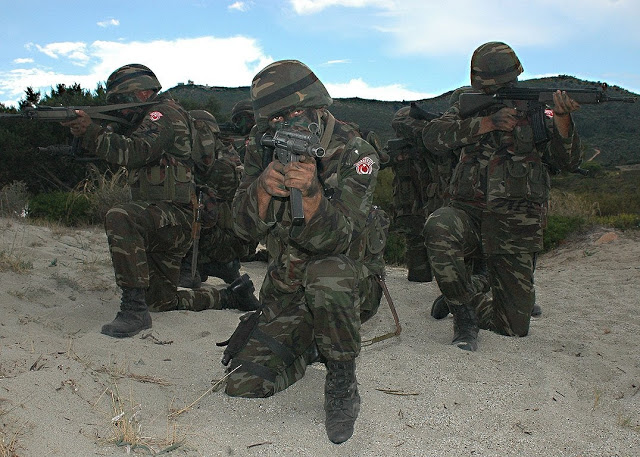 EKTAKTO: Εισβολή τουρκικών δυνάμεων κατά μήκος της «νεκρής ζώνης» – Απείλησαν Ελληνοκύπριους οι κατοχικές δυνάμεις - Φωτογραφία 1