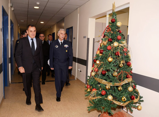 Επίσκεψη ΥΕΘΑ κ. Νικολάου Παναγιωτόπουλου στα Στρατιωτικά Νοσοκομεία Αθηνών (251 ΓΝΑ - 401 ΓΣΝΑ - ΝΝΑ) - Φωτογραφία 2