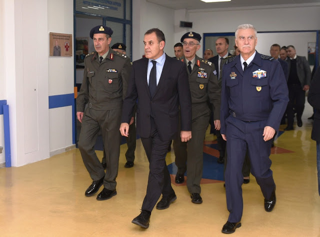 Επίσκεψη ΥΕΘΑ κ. Νικολάου Παναγιωτόπουλου στα Στρατιωτικά Νοσοκομεία Αθηνών (251 ΓΝΑ - 401 ΓΣΝΑ - ΝΝΑ) - Φωτογραφία 3