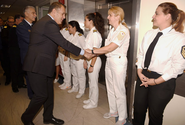 Επίσκεψη ΥΕΘΑ κ. Νικολάου Παναγιωτόπουλου στα Στρατιωτικά Νοσοκομεία Αθηνών (251 ΓΝΑ - 401 ΓΣΝΑ - ΝΝΑ) - Φωτογραφία 4