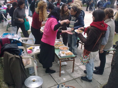 Γεύματα αγάπης και αλληλεγγύης από Δήμους της - Φωτογραφία 1