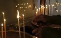Τι συμβολίζει το άναμμα του κεριού; Για ποιο λόγο ανάβουμε κερί στην εκκλησία;