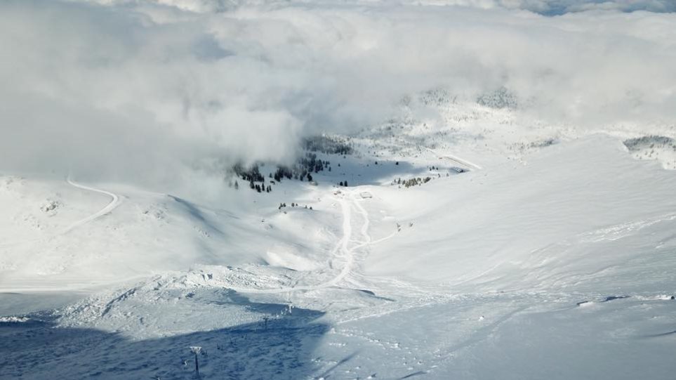 Χιονοστιβάδες έπληξαν θέρετρα σε Αυστρία και Ελβετία - Φωτογραφία 1