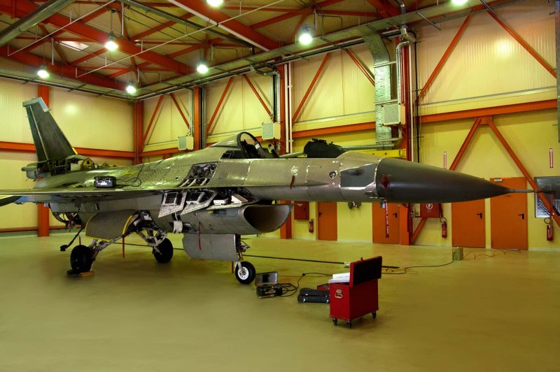 Παναγιωτόπουλος: Στην ΕΑΒ το πρωτότυπο F-16 Blc.52 + ADV για αναβάθμισή του σε Viper - Φωτογραφία 1