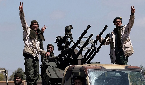 Λιβύη: Οι δυνάμεις του Χαφτάρ πλησιάζουν στην Τρίπολη -Στέλνει στρατό ο Ερτογάν - Φωτογραφία 1