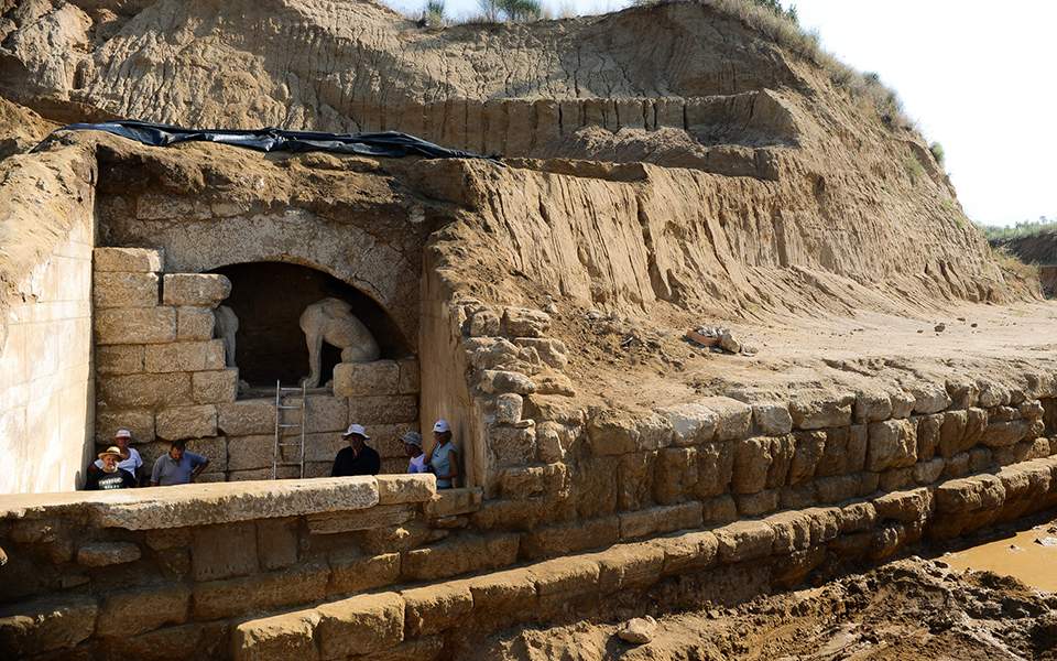Δρομολογούνται νέες ανασκαφές στην Αμφίπολη - Φωτογραφία 1