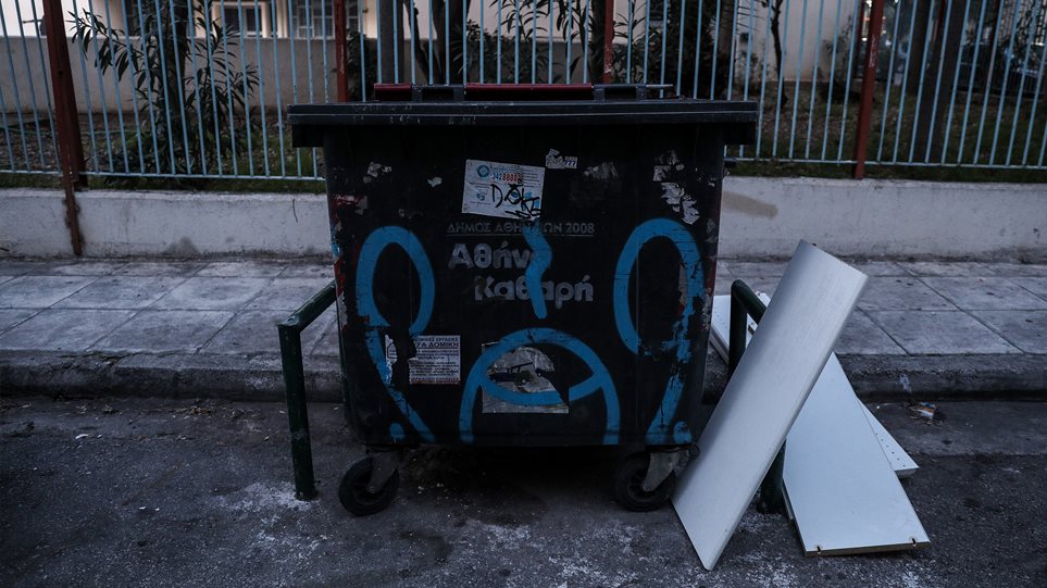Φρίκη στα Πετράλωνα: Στους κάδους σκουπιδιών ψάχνουν για το πτώμα 52χρονου - - Φωτογραφία 1