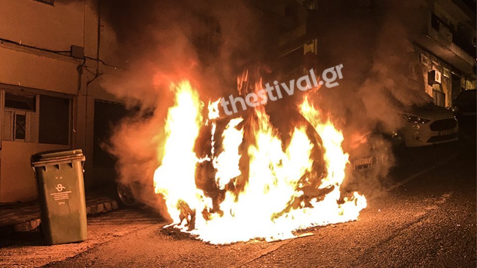 Τα «κομάντο επαναστατικής αλληλεγγύης» έκαψαν το αυτοκίνητο του Τούρκου διπλωμάτη - Φωτογραφία 1