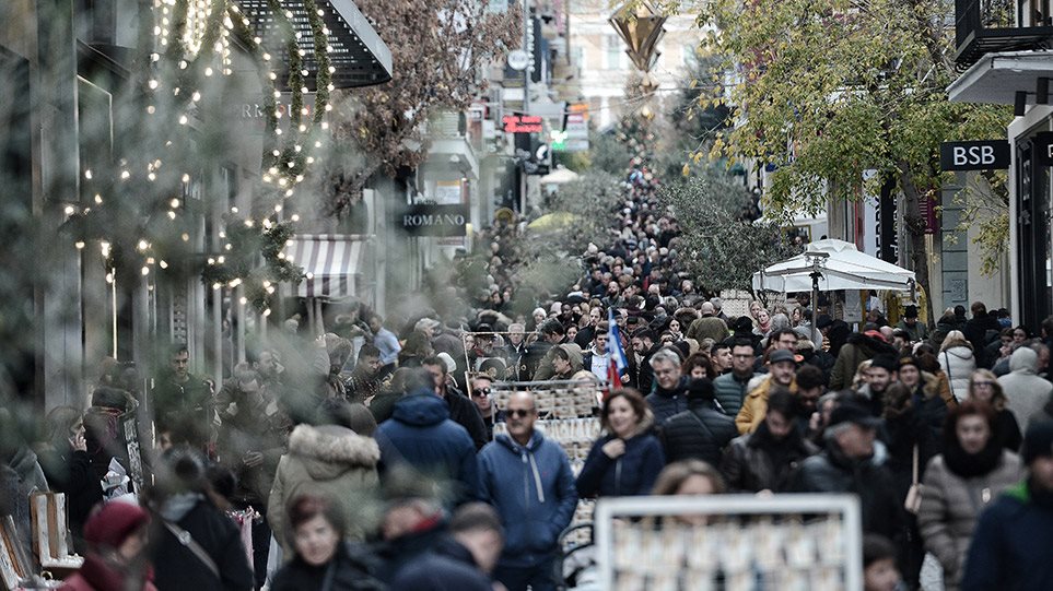 Η Αθήνα σε γιορτινή διάθεση περιμένει το 2020 - Φωτογραφία 1