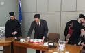 Ο Δήμαρχος Αγρινίου  Γιώργος Παπαναστασίου έκοψε την Πρωτοχρονιάτικη βασιλόπιτα