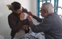 Παιδίατρος 92 χρονών εξετάζει φτωχά παιδιά δωρεάν. Θα πεθάνω προσφέροντας, λέει ο ίδιος - Φωτογραφία 2