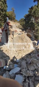 Σοκ στη Σύμη: Το Μοναστήρι του Αγίου Νεκταρίου καταπλακώθηκε από βράχους, μετά από κατολίσθηση (φωτο) - Φωτογραφία 3
