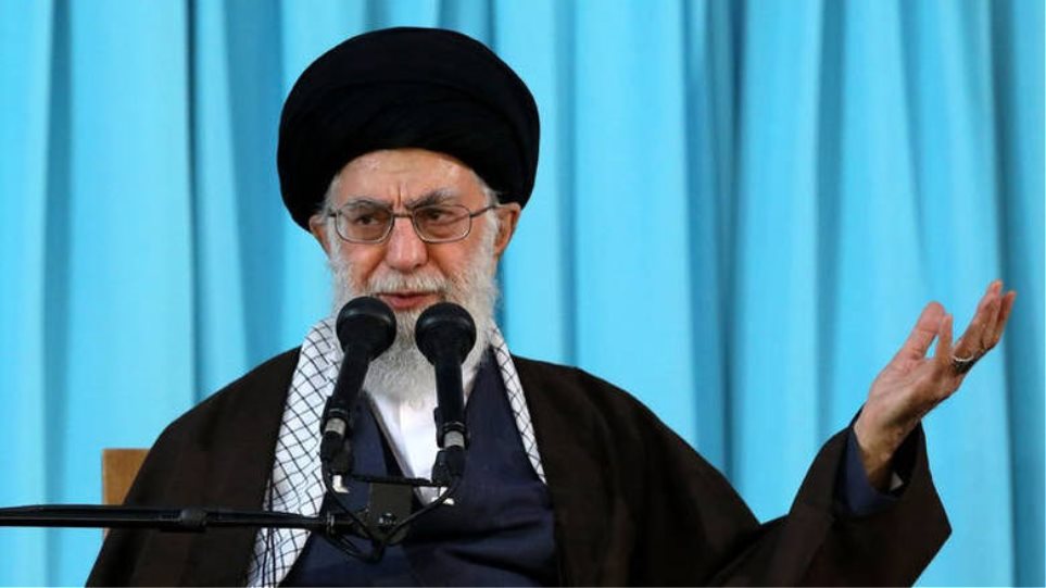 Ιράν: Ο ανώτατος ηγέτης Αλί Χαμενεΐ καταδικάζει τις αμερικανικές επιθέσεις στο Ιράκ - Φωτογραφία 1